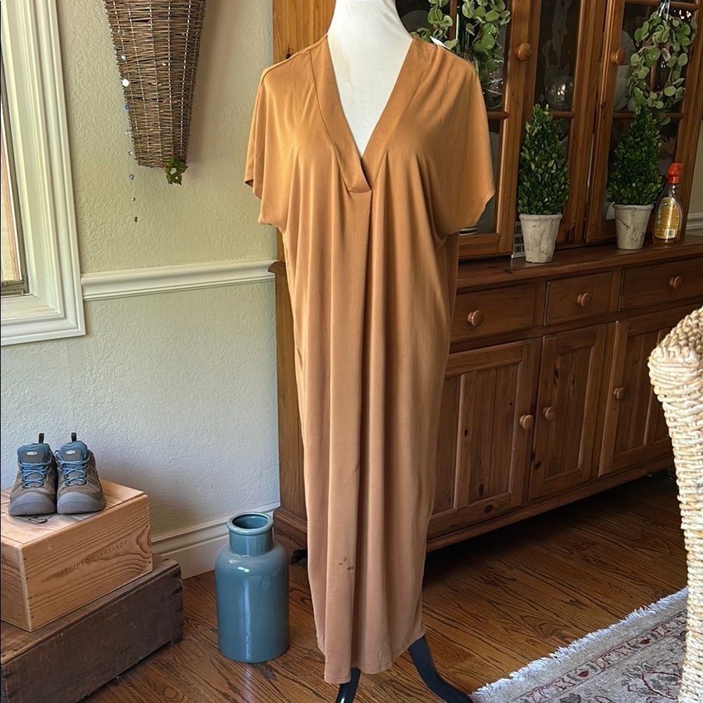 Elegant Tan V-Neck Maxi Dress New With Tags Size Large